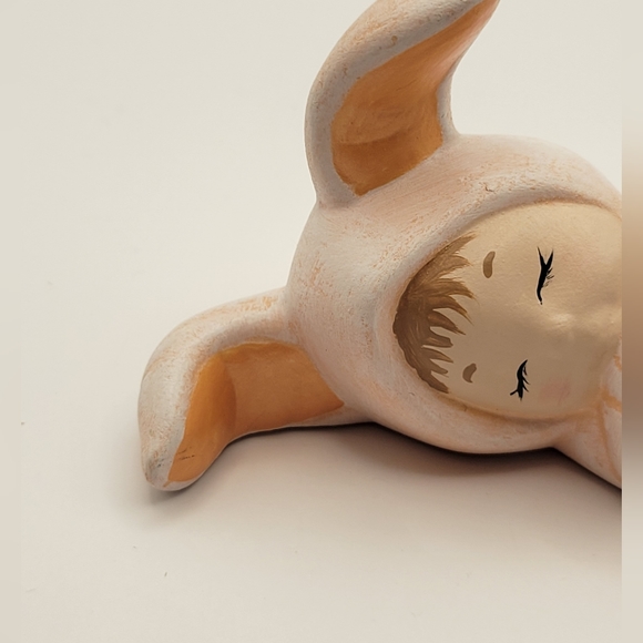 Vintage Handpainted Sleepy Bunny Baby Figurine. Marked CC. - Picture 3 of 7